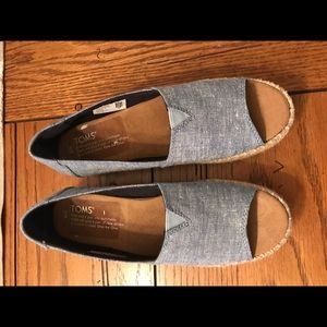 Toms shoes - never worn. Size 6 fits like a 5.5.